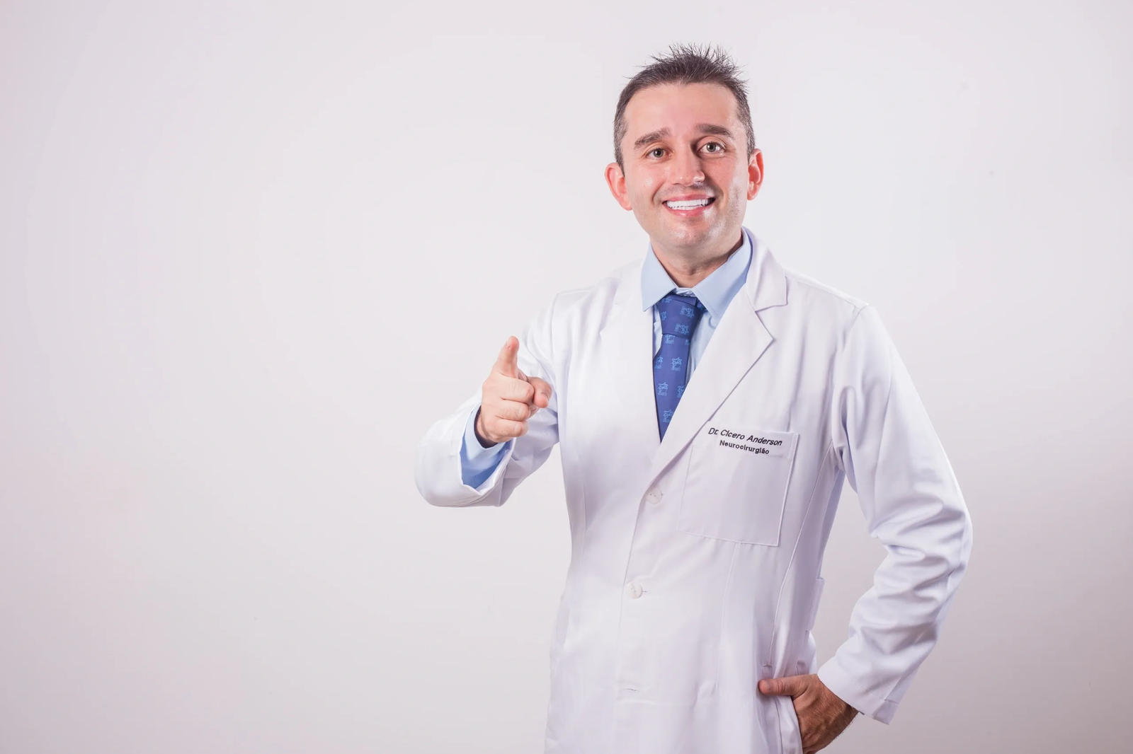 Dr. Cícero Anderson, neurocirurgião
